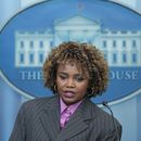 La secretaria de prensa de la Casa Blanca, Karine Jean-Pierre, durante la conferencia de prensa diaria, en Washington, el 7 de octubre de 2024. (AP Foto/Susan Walsh)