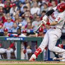 Doble de Hoskins en la 9na lleva a Filis al triunfo