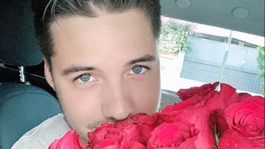 william valdes anuncia que se ha enamorado y recibe  lluvia de ataques homofobos  