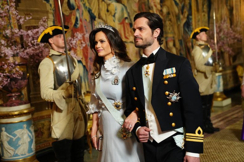 El príncipe Carlos Felipe y la princesa Sofía de Suecia en Estocolmo el 6 de mayo del 2024. (Ida Marie Odgaard/Ritzau Scanpix via AP)