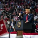En medio de pandemia, Trump le habla solo a su base