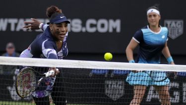 Serena Williams gana 1er partido tras un año sin jugar