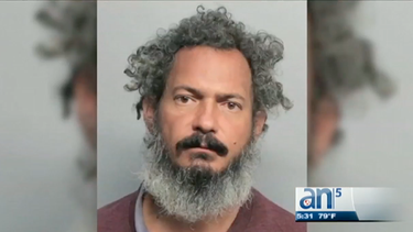 una mujer violada en brickell, escapa de su agresor, desnuda y por el maletero