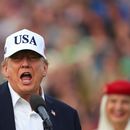 El presidente estadounidense Donald Trump se dirige a la multitud durante el Abierto de Irlanda en el campo Trump International Golf Links en Doonbeg, Irlanda, el domingo 13 de septiembre de 2026. (Foto AP/Peter Morrison)