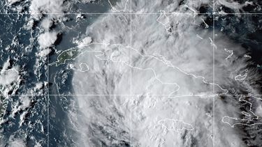 Se espera que Ida llegue a las costas de EEUU como un huracán extremadamente peligroso