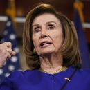 Pelosi da positivo para COVID, estuvo en contacto con Biden