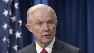 EEUU: Sessions refuta “acusaciones falsas e insidiosas”