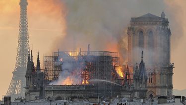 varios tesoros de notre dame se salvan del fuego