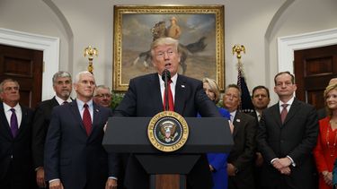 Golpe de Trump a “Obamacare” sacude a consumidores