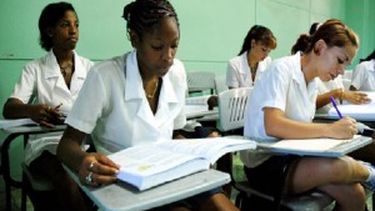 americateve | Ingresan allí a todos los enfermos de dengue de la provincia, después de verificar que padecen la enfermedad.