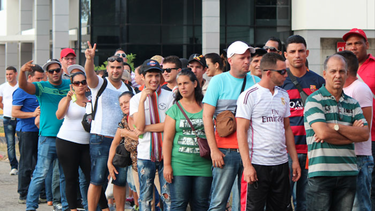 mexico inicia regularizacion de 588 cubanos varados en ciudad fronteriza