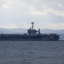 ARCHIVO - El portaaviones USS Harry S. Truman permanece anclado el 14 de febrero de 2022 cerca de Split, Croacia. (AP Foto/Darko Bandic, archivo)