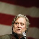 Fuente AP: Quieren que Bannon explique el despido de Comey