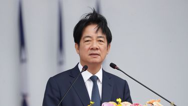 El presidente de Taiwán, Lai Ching-te, durante la ceremonia de presentación de los Tanques de Batalla M1A2T Abrams, el viernes 31 de octubre de 2025, en Taiwán. (AP Foto/Chiang Ying-ying)