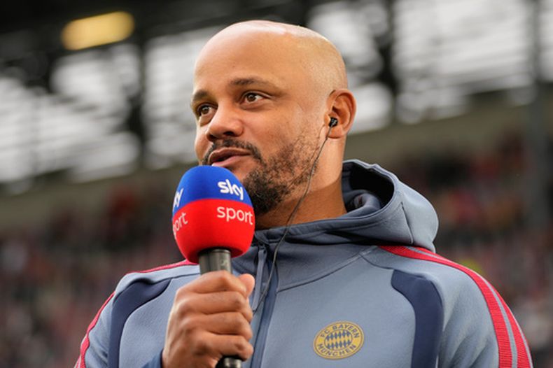 El técnico del Bayern Múnich Vincent Kompany brinda una entrevista previo al partido contra Augsburg en la Bundesliga, el 10 de octubre de 2026. (AP Foto/Matthias Schrader)