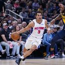 Bey y Jackson lideran a Pistons a superar 121-117 a Pacers