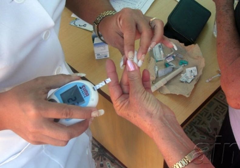 Más de 60 millones de personas viven en la actualidad con esa enfermedad en la región de las Américas, donde uno de cada dos adultos tiene sobrepeso u obesidad, y está relacionada con más de medio millón de muertes cada año en esta área geográfica, según