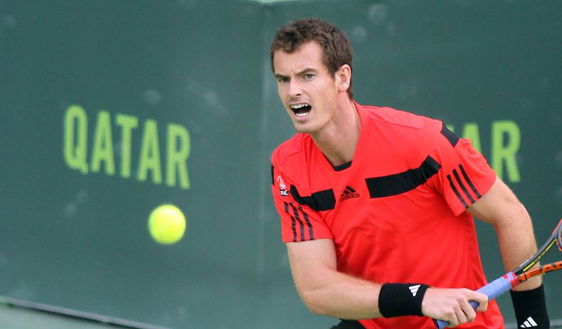 Andy Murray durante su partido ante Florian Mayer en el Abierto de Catar el mi&eacute;rcoles 1 de enero de 2014. (AP Foto/Osama Faisal)