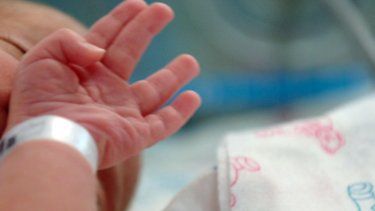 Investigan muerte de bebé de Isabela