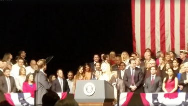 lena burke canto el himno de eeuu en el acto en miami para anuncios sobre cuba