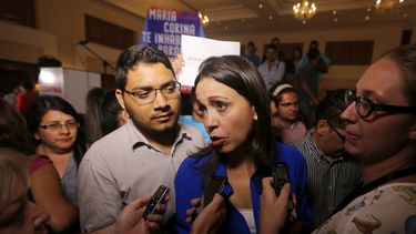 Venezuela: Opositora rechaza sanción, anuncia candidatura