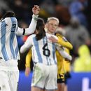 La argentina Eliana Stabile reacciona tras el encuentro del Grupo G del Mundial de Australia y Nueva Zelanda contra Suecia, en Hamilton, Nueva Zelanda, el 2 de agosto de 2023. (AP Foto/Andrew Cornaga)