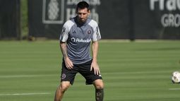 El delantero del Inter Miami Lionel Messi trabaja con sus compañeros en el entrenamiento del equipo el viernes 13 de septiembre del 2024. (AP Foto/Wilfredo Lee)