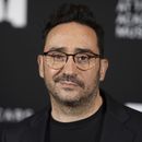 J. A. Bayona llega al Programa de Largometrajes Internacionales nominados a la 96a edición de los Premios de la Academia el viernes 8 de marzo de 2024, en Los Ángeles. La película La sociedad de la nieve de Bayona fue nominada a siete categorías de los Premios Platino el 14 de marzo. (Foto Jordan Strauss/Invision/AP)