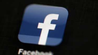 Gobierno acusa a Facebook de discriminar a empleados de EEUU