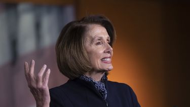 Pelosi defiende límite de 4 años a su gestión