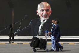 expresidente afgano defiende su huida en la toma de kabul