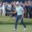 Wyndham Clark celebra en el hoyo 18 tras ganar el Abierto de Estados Unidos de golf en el Country Club de Los Ángeles el domingo 18 de junio del 2023. (AP Foto/Marcio J. Sanchez)