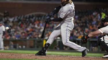 Rockies ganan 5-3 a Gigantes con un jonrón de Blackmon