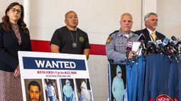 Autoridades de seguridad de Pensilvania informan sobre el caso de Danelo Souza Cavalcante, quien se fugó de prisión el pasado 31 agosto, en Chester, el 12 de septiembre de 2023. (Tom Gralish/The Philadelphia Inquirer vía AP)