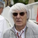 Arrestan a Ecclestone en Brasil por portar pistola en avión