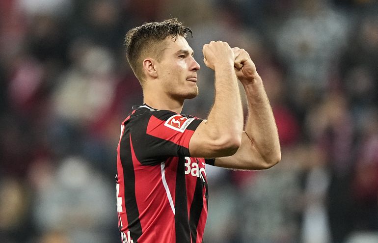 Schick extiende contrato con Leverkusen hasta 2027