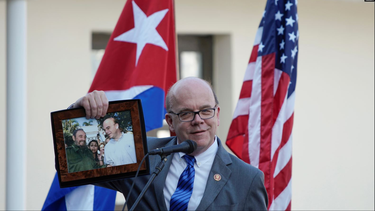 congresista mcgovern pide a biden que restablezca las relaciones con cuba