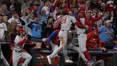 Filis avanzan y dan el adiós a Cardenales, Pujols y Molina