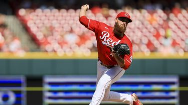 Drury llega a 20 jonrones y Rojos superan a Orioles