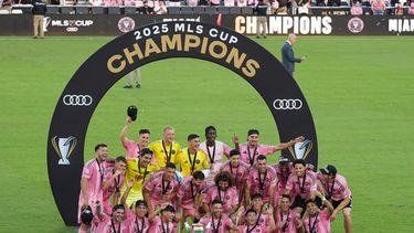 Jugadores del Inter Miami celebran tras ganar la final de la MLS al superar a los Vancouver Whitecaps el sábado 6 de diciembre del 2025. (AP Foto/Lynne Sladky)
