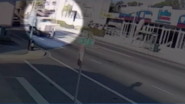 hombre fue atropellado fatalmente por un camion de basura frente a la botanica el viejo lazaro en west flagler
