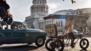 El Capitolio Nacional Cubano en La Habana es visto durante su restauración.