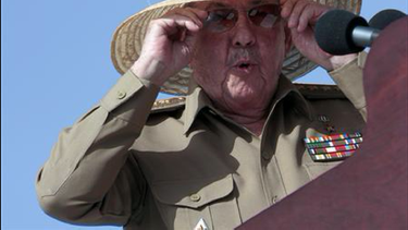 se acabo la liquidez y raul castro le vende el alma al diablo