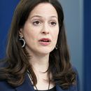 Anne Neuberger, subasesora de seguridad nacional para tecnologías cibernéticas y emergentes del gobierno de presidente Joe Biden, da una conferencia de prensa en la Casa Blanca el 21 de marzo de 2022. (AP Foto/Patrick Semansky, File)