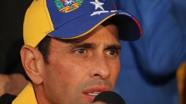 henrique capriles: un trabajador venezolano gana menos de un dolar por dia