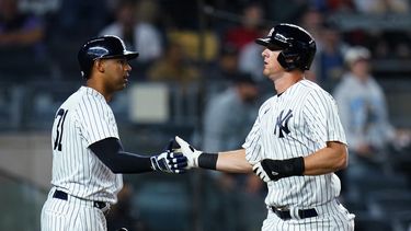 Con el bate y el guante, Hicks da triunfo a Yanquis
