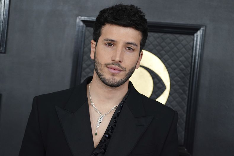 ARCHIVO - Sebastián Yatra llega a la 65a entrega anual del Grammy el 5 de febrero de 2023 en Los Angeles. Yatra lanzó la canción Vagabundo con Manuel Turizo y Beéle el 11 de mayo de 2023. (Foto Jordan Strauss/Invision/AP)