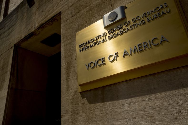 ARCHIVO – El edificio de Voice of America, el lunes 15 de junio de 2020, en Washington. (AP Foto/Andrew Harnik, Archivo)