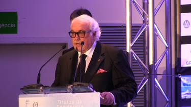 carlos vasallo, presidente de america cv network, recibe importante reconocimiento en espana