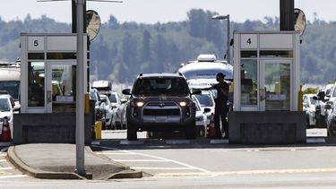 EEUU amplía prohibición de viajes no esenciales en fronteras